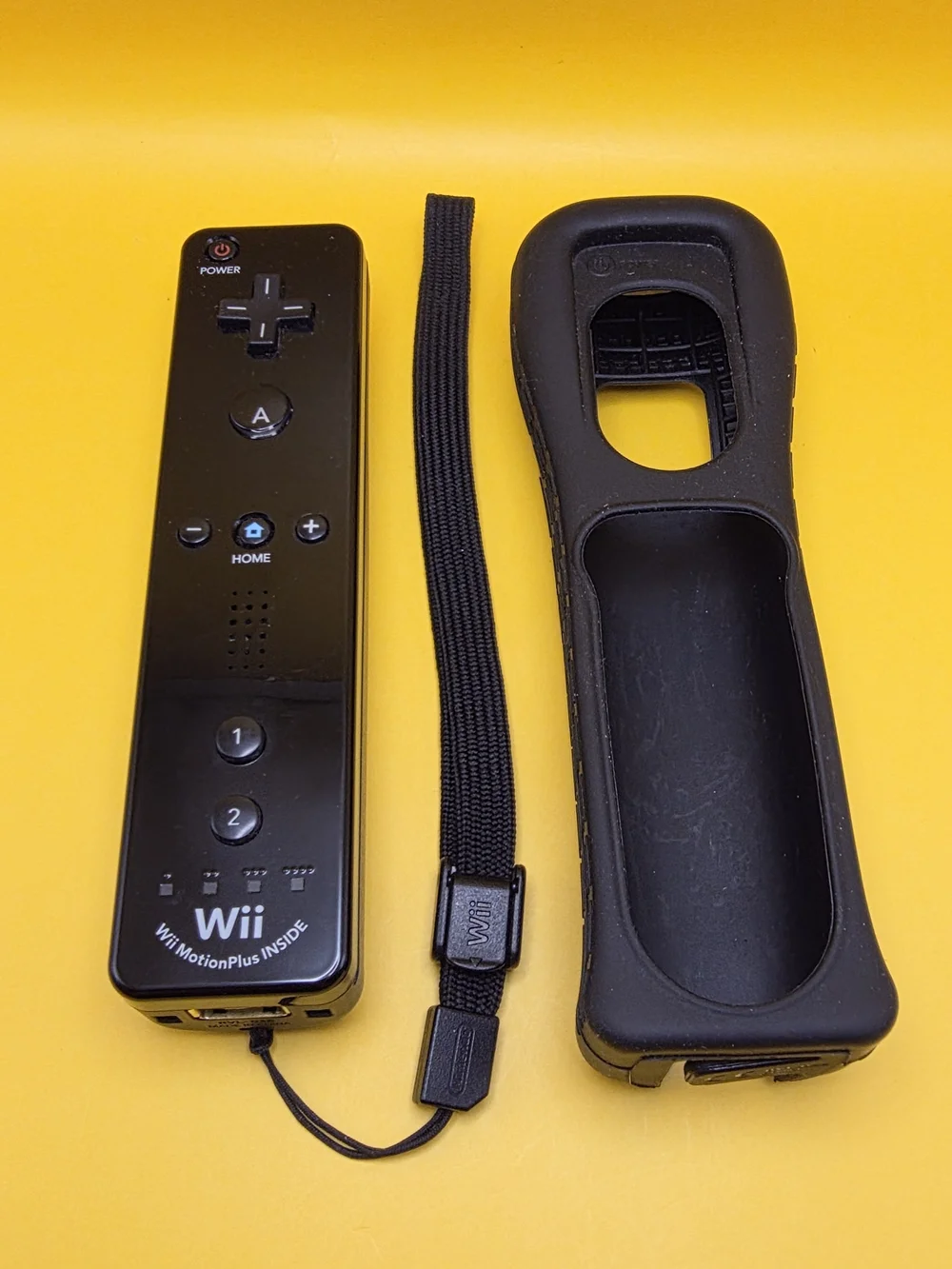 Black Wii MotionPlus Remote (RVL-036) + Jacket - TESTED and WORKING!